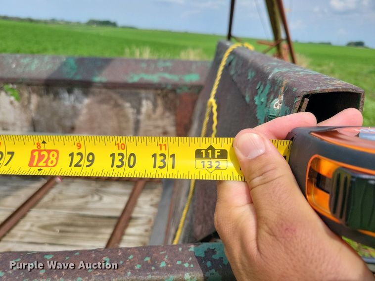 image for item DR4349 Badger BN 200 manure spreader