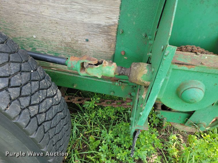 image for item DR4349 Badger BN 200 manure spreader