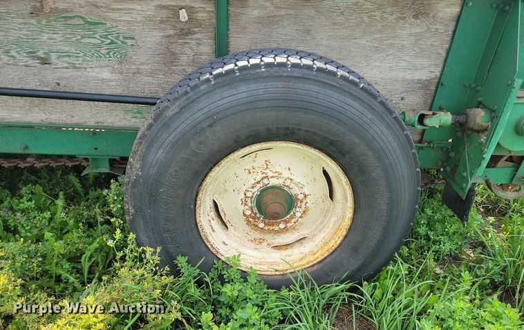 image for item DR4349 Badger BN 200 manure spreader