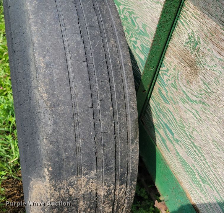 image for item DR4349 Badger BN 200 manure spreader