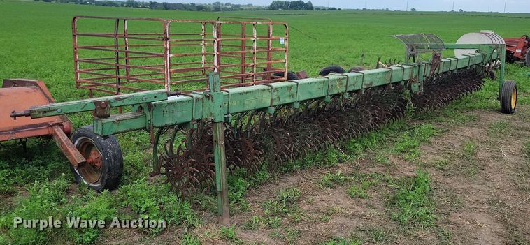 image for item DR4351 John Deere E0400 rotary hoe