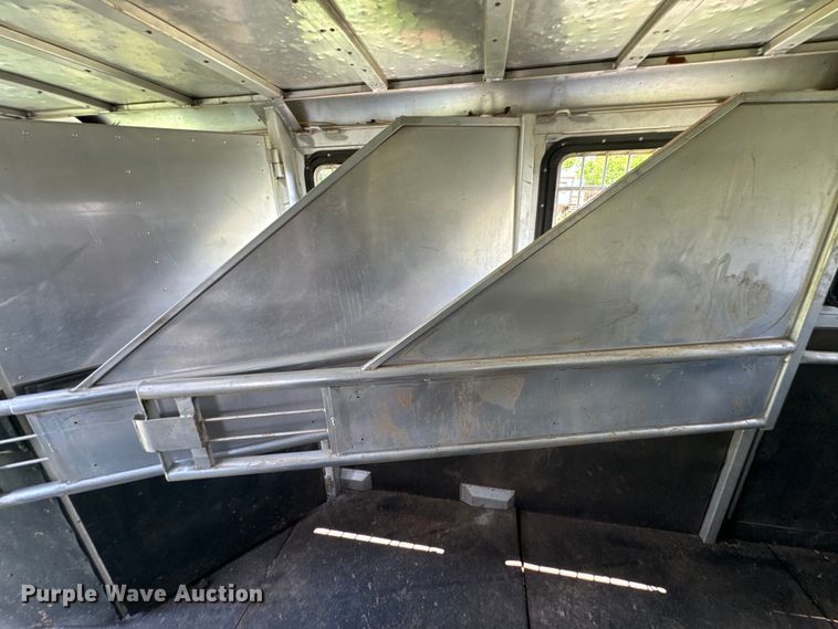 image for item DU3018 2004 Adams horse trailer