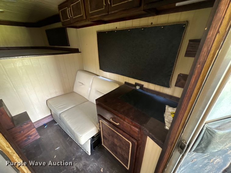 image for item DU3018 2004 Adams horse trailer