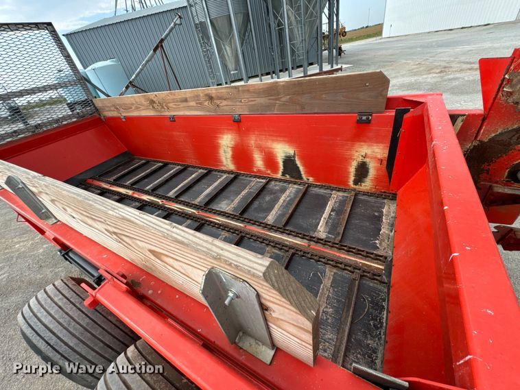 image for item DX0929 Kuhn Knight Prospread 1140 manure spreader