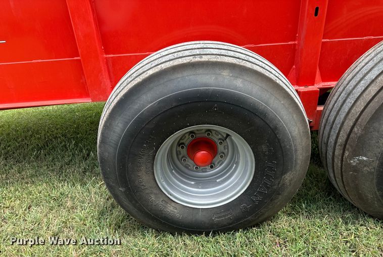 image for item DX0929 Kuhn Knight Prospread 1140 manure spreader