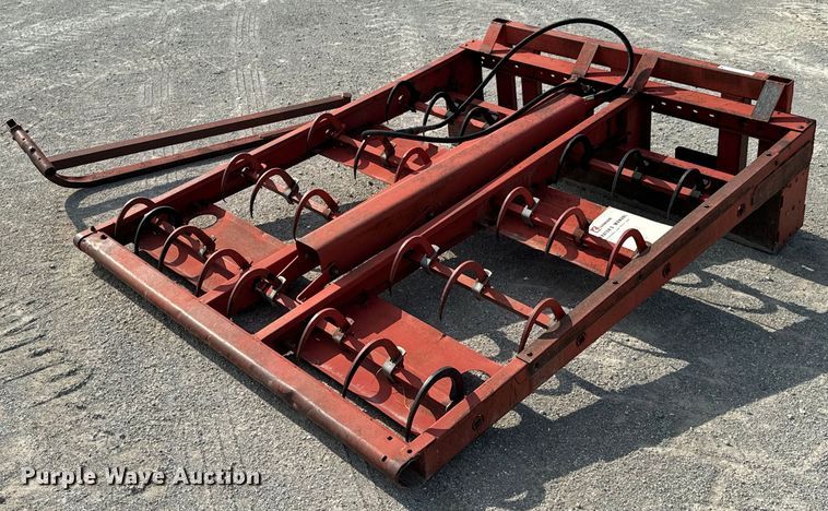 image for item DX0930 Farmhand H118-A skid steer bale accumulator grabber