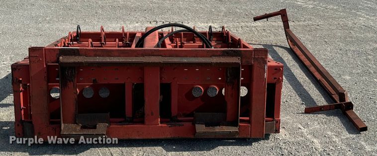 image for item DX0930 Farmhand H118-A skid steer bale accumulator grabber