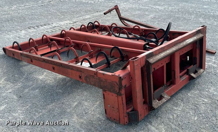 image for item DX0930 Farmhand H118-A skid steer bale accumulator grabber