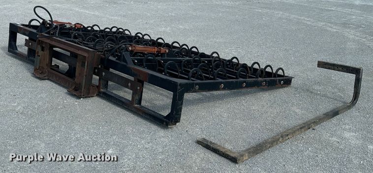 image for item DX0932 Bale Claw XL 5X2 skid steer bale accumulator grapple