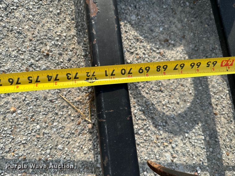 image for item DX0932 Bale Claw XL 5X2 skid steer bale accumulator grapple