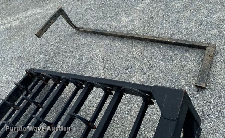 image for item DX0932 Bale Claw XL 5X2 skid steer bale accumulator grapple