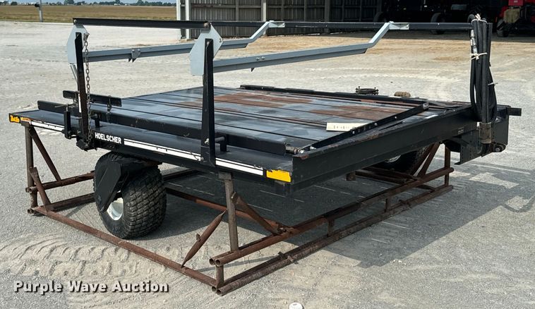 image for item DX0933 Hoelscher 1000 bale accumulator