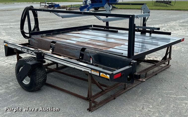 image for item DX0933 Hoelscher 1000 bale accumulator