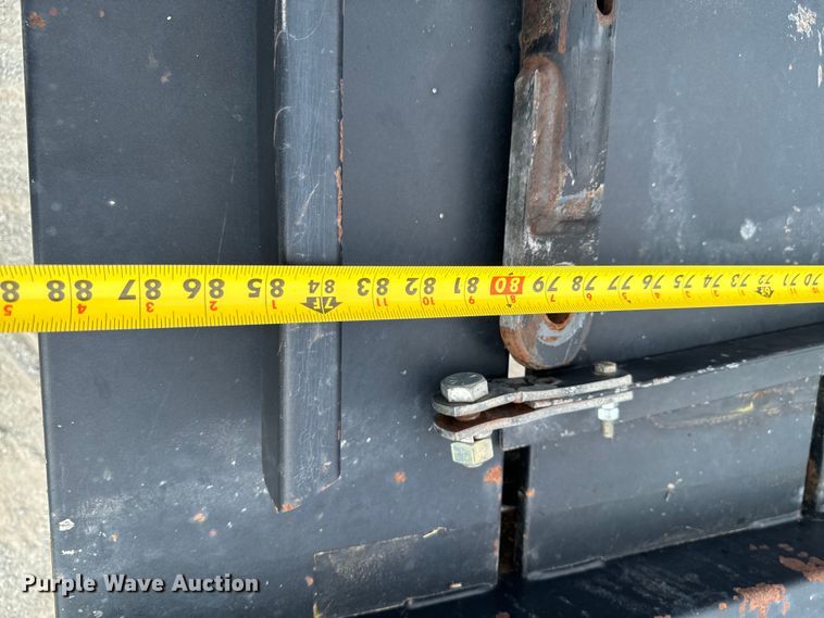 image for item DX0933 Hoelscher 1000 bale accumulator