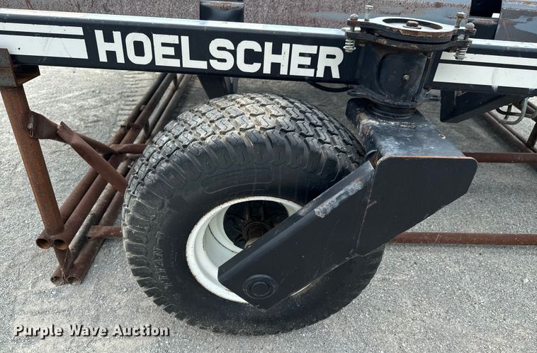 image for item DX0933 Hoelscher 1000 bale accumulator