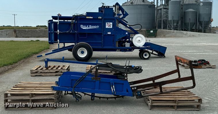 image for item DX0934 GFC Bale Band-It 200 bale accumulator