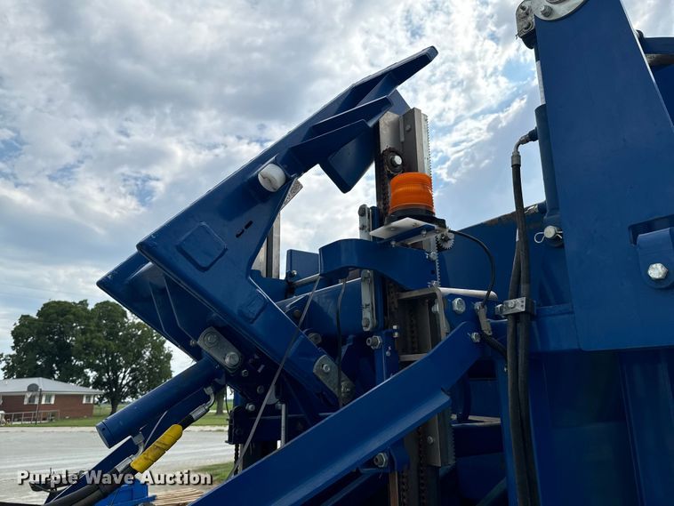 image for item DX0934 GFC Bale Band-It 200 bale accumulator