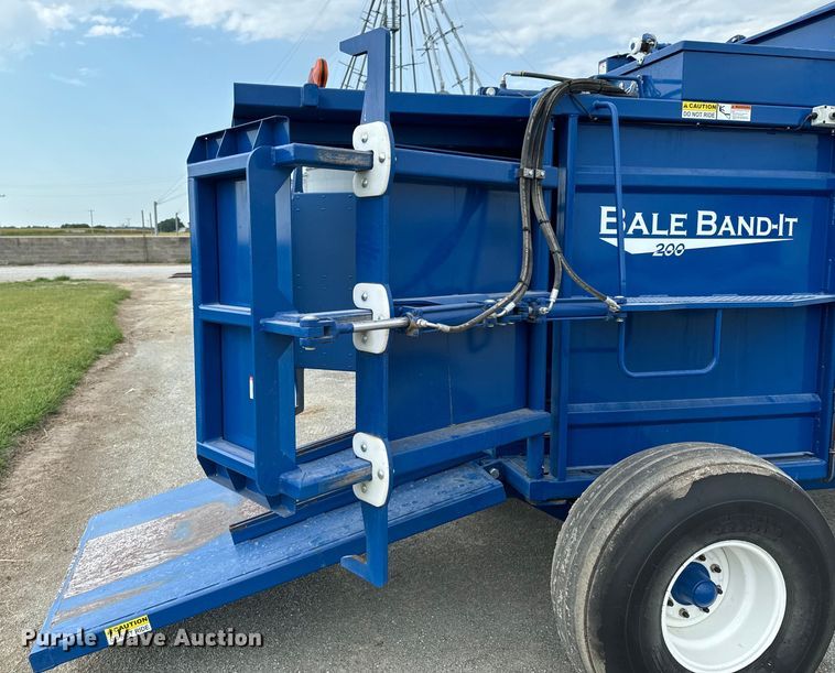 image for item DX0934 GFC Bale Band-It 200 bale accumulator