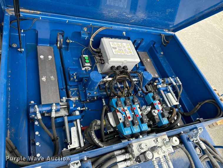 image for item DX0934 GFC Bale Band-It 200 bale accumulator