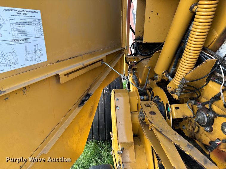 image for item DX0939 Vermeer 604N round baler