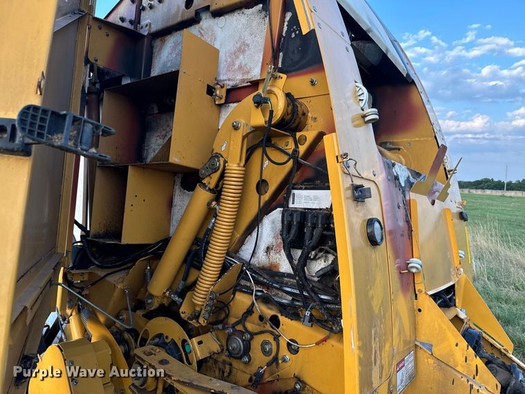 image for item DX0939 Vermeer 604N round baler