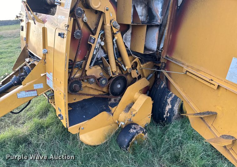 image for item DX0939 Vermeer 604N round baler