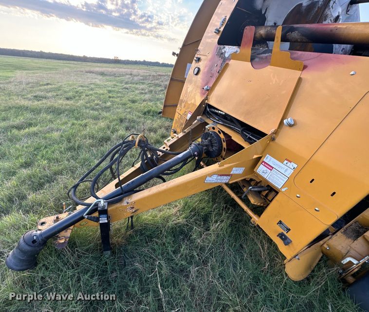 image for item DX0939 Vermeer 604N round baler