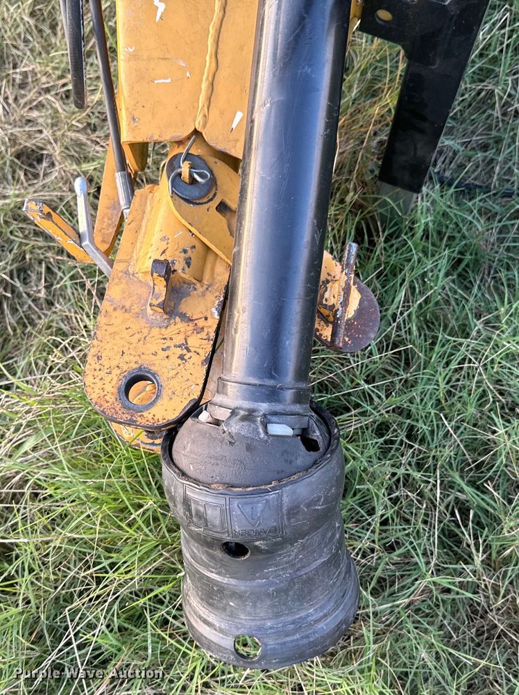 image for item DX0939 Vermeer 604N round baler