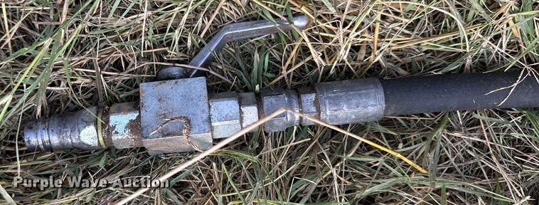 image for item DX0939 Vermeer 604N round baler