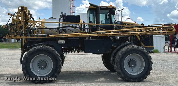 image for item DX0957 2012 Rogator RG900 sprayer