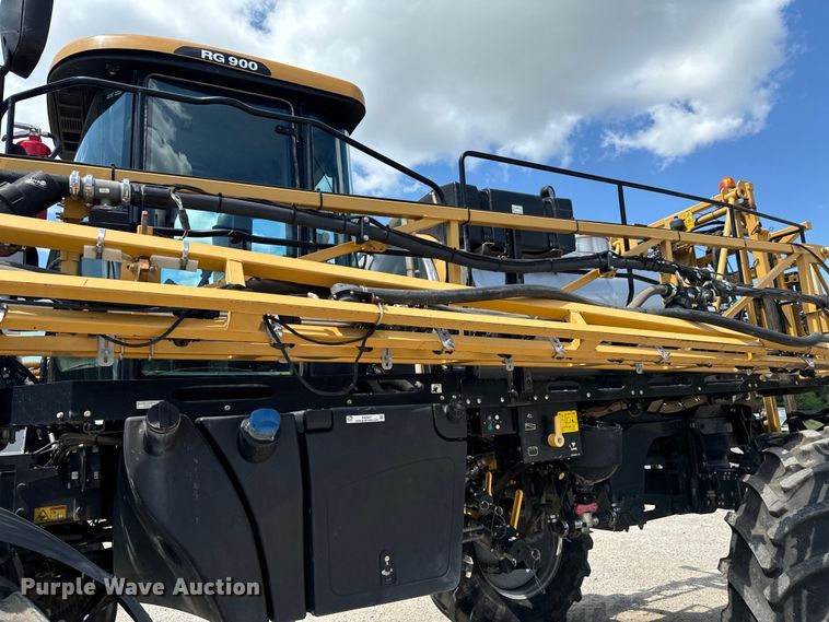 image for item DX0957 2012 Rogator RG900 sprayer