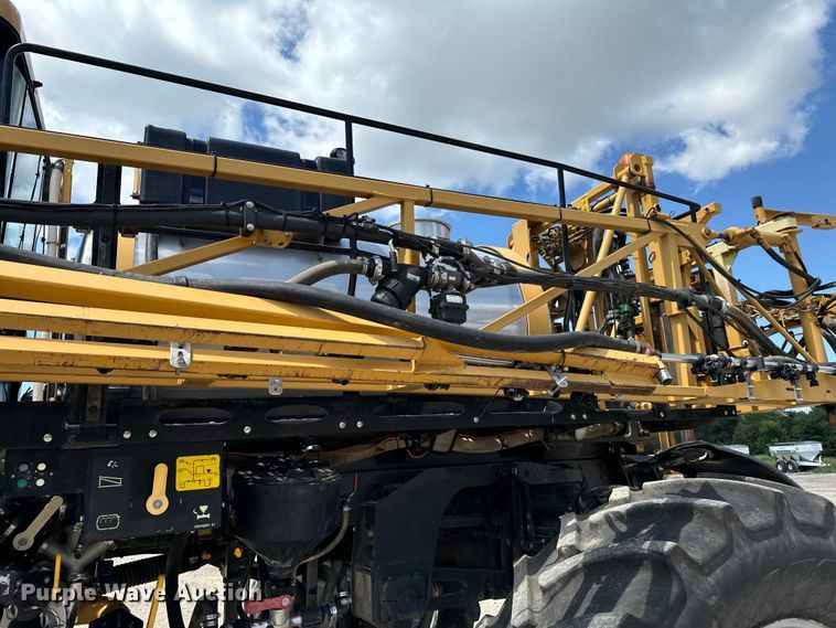 image for item DX0957 2012 Rogator RG900 sprayer