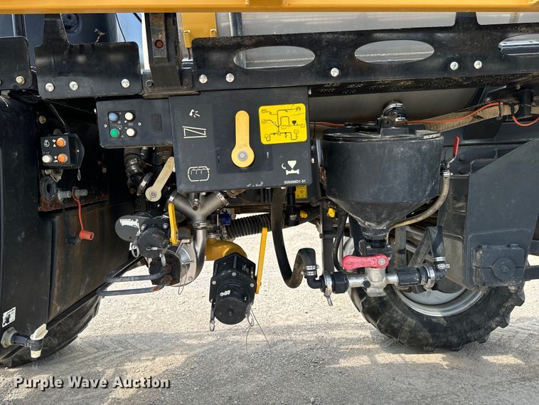 image for item DX0957 2012 Rogator RG900 sprayer