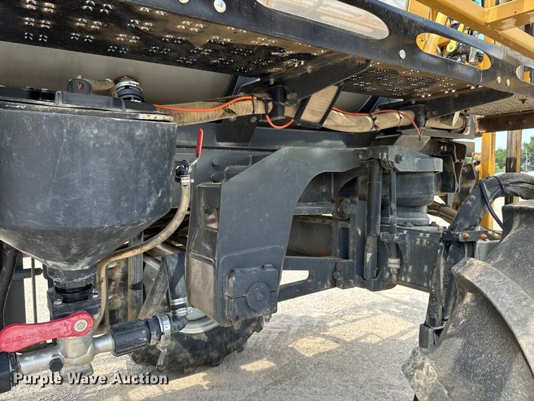 image for item DX0957 2012 Rogator RG900 sprayer