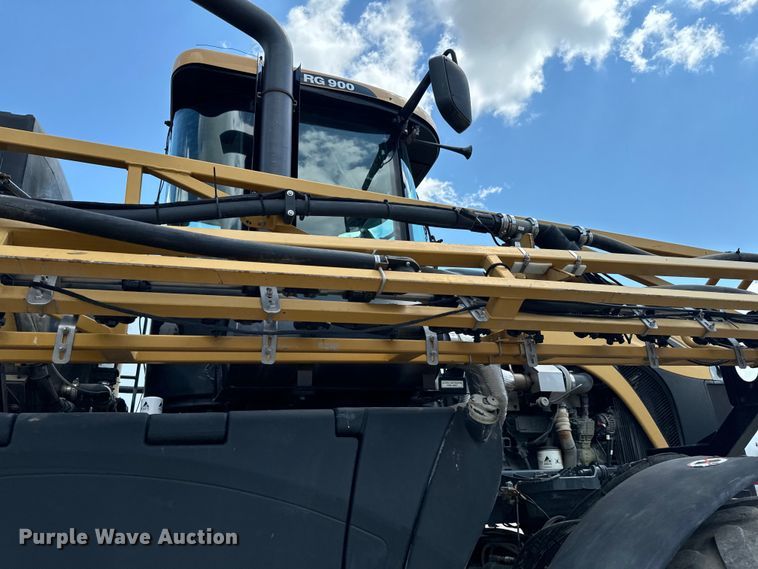 image for item DX0957 2012 Rogator RG900 sprayer