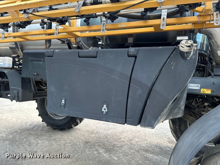 image for item DX0957 2012 Rogator RG900 sprayer