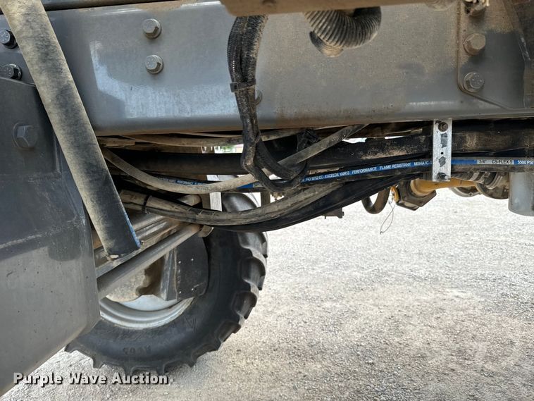 image for item DX0957 2012 Rogator RG900 sprayer