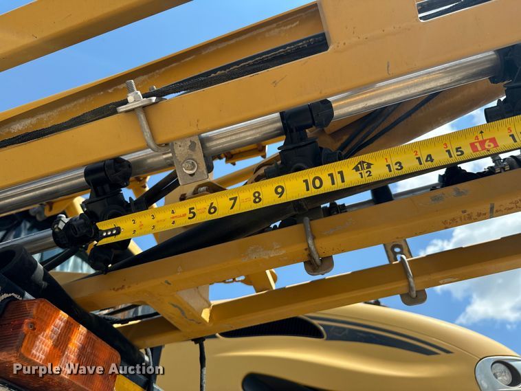 image for item DX0957 2012 Rogator RG900 sprayer