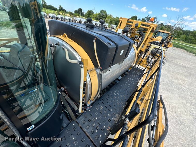 image for item DX0957 2012 Rogator RG900 sprayer