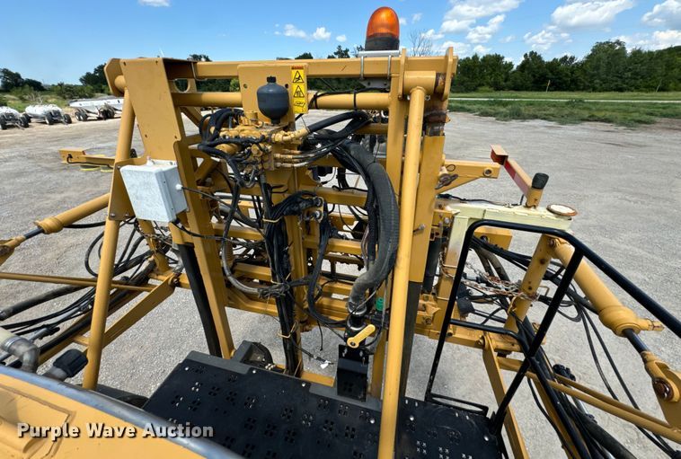 image for item DX0957 2012 Rogator RG900 sprayer