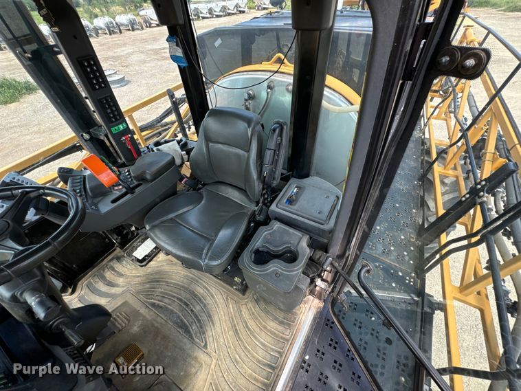 image for item DX0957 2012 Rogator RG900 sprayer