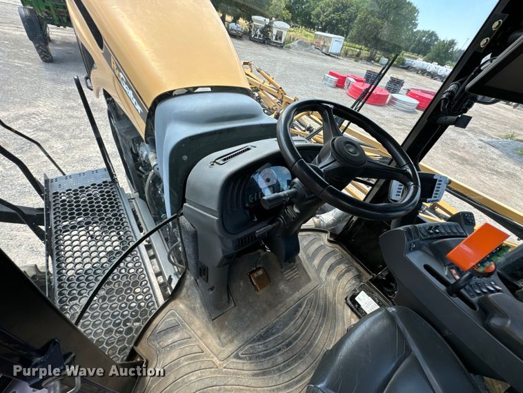 image for item DX0957 2012 Rogator RG900 sprayer