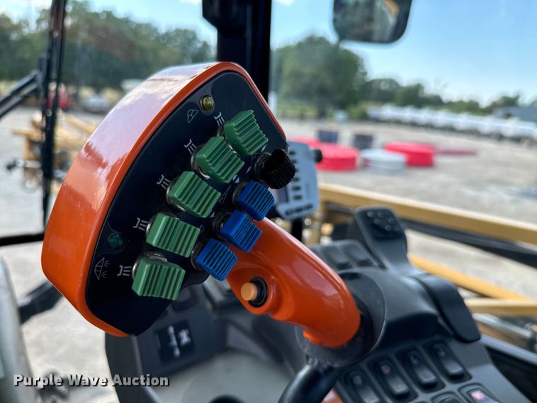 image for item DX0957 2012 Rogator RG900 sprayer