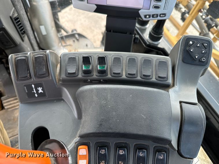 image for item DX0957 2012 Rogator RG900 sprayer