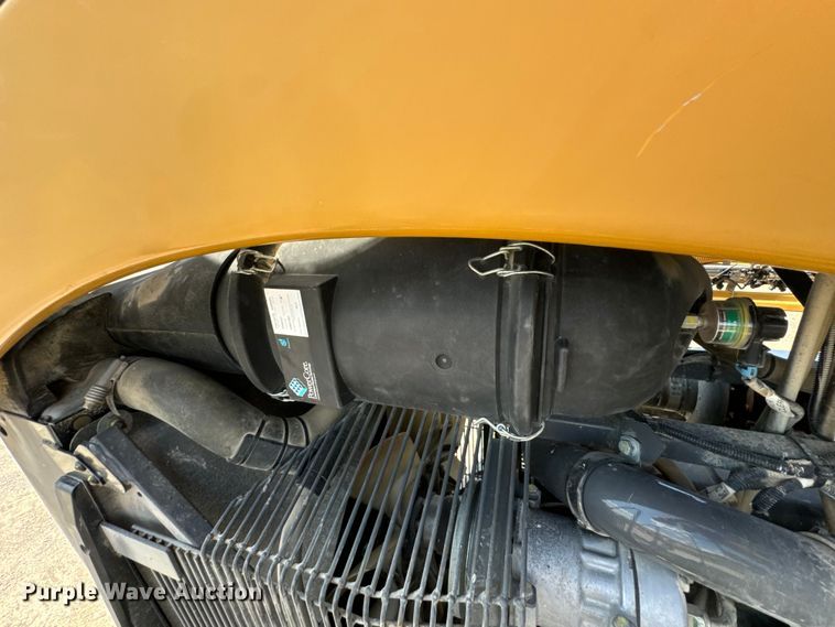 image for item DX0957 2012 Rogator RG900 sprayer