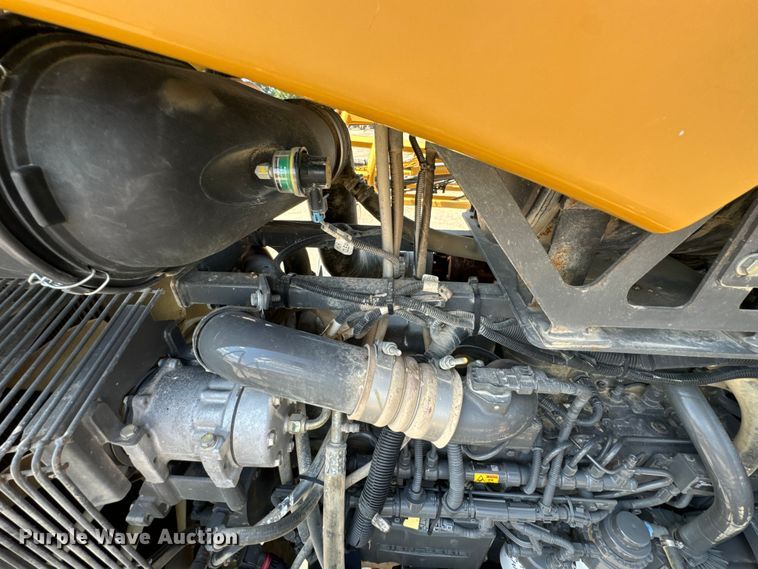 image for item DX0957 2012 Rogator RG900 sprayer