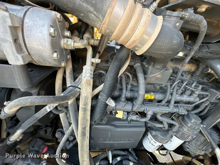 image for item DX0957 2012 Rogator RG900 sprayer