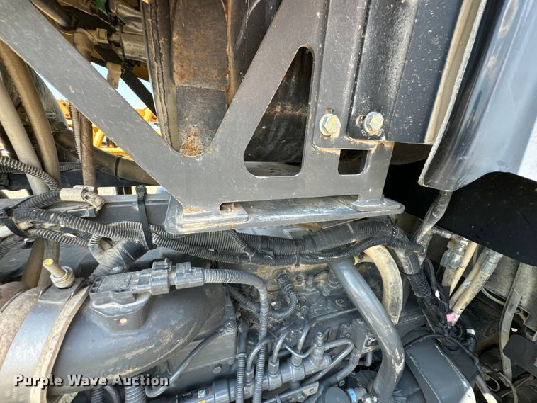 image for item DX0957 2012 Rogator RG900 sprayer