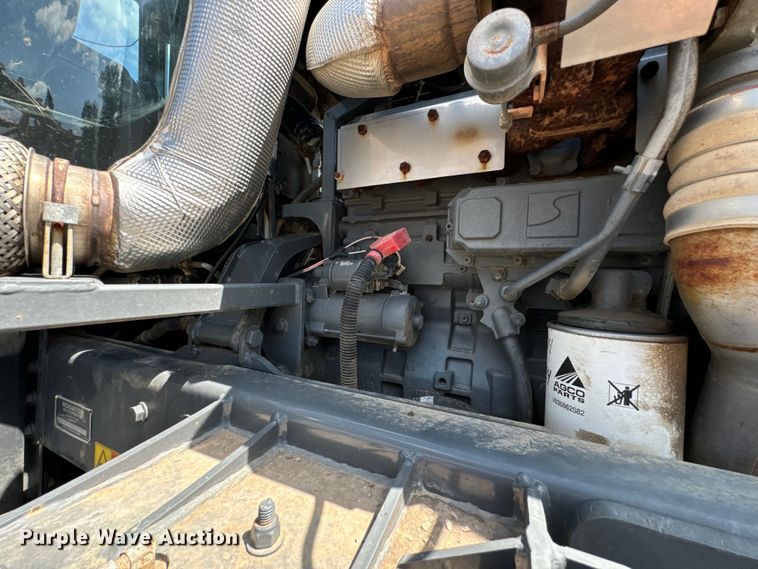 image for item DX0957 2012 Rogator RG900 sprayer