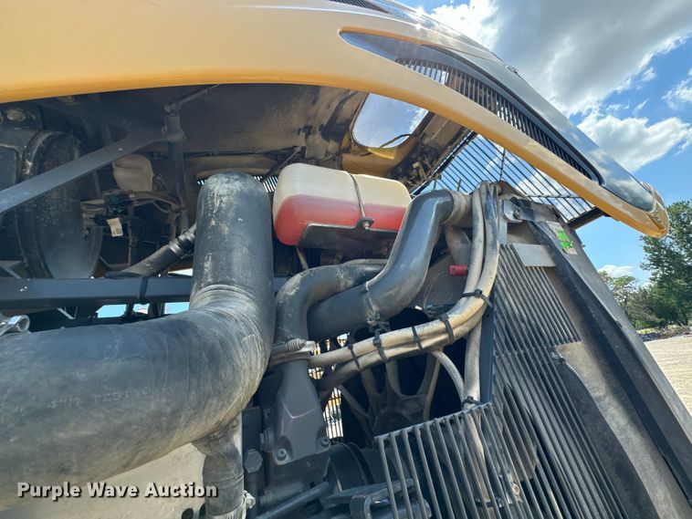 image for item DX0957 2012 Rogator RG900 sprayer